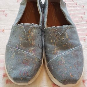 Toms slip on's